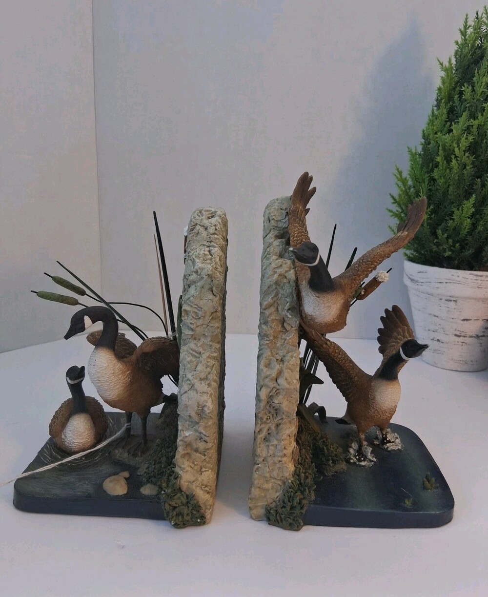 VTG! Canada Goose Resin HandPainted Bookend Set; Pond/Cattail/Geese; Pair of 2.